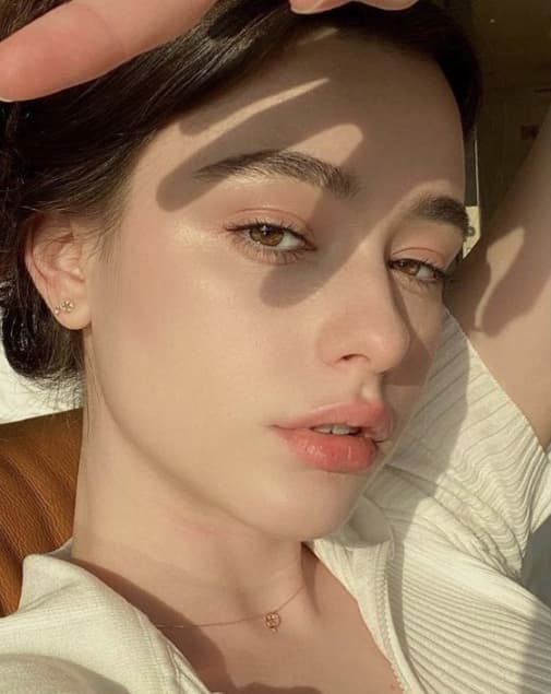 Lên đồ đón hè với 7 bước trang điểm tự nhiên giúp bạn tỏa sáng