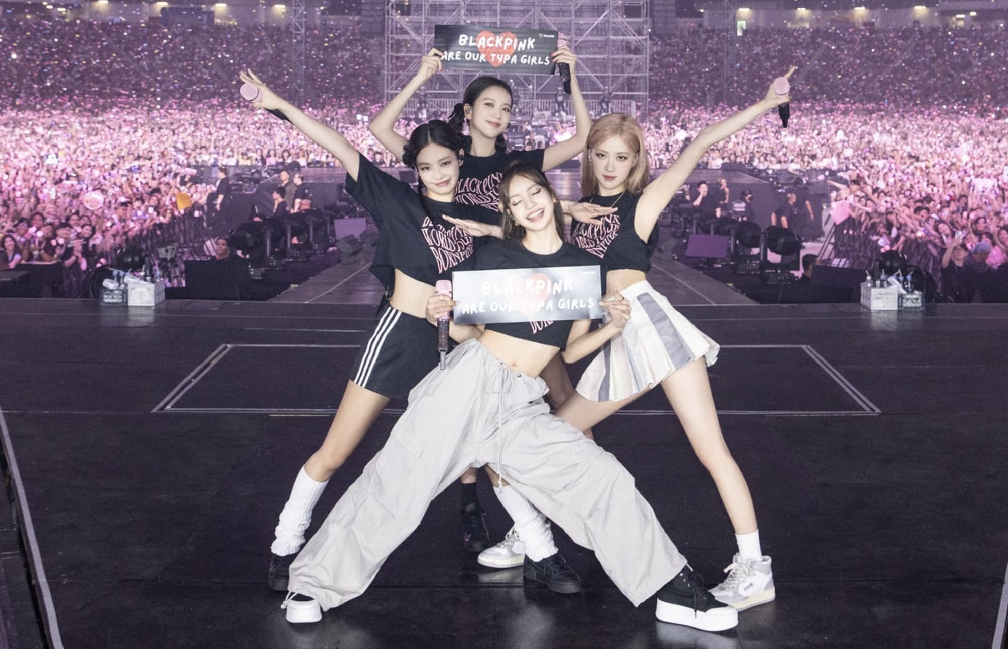 Gợi ý outfit lên đồ theo concept Born Pink quẩy tung nóc Mỹ Đình